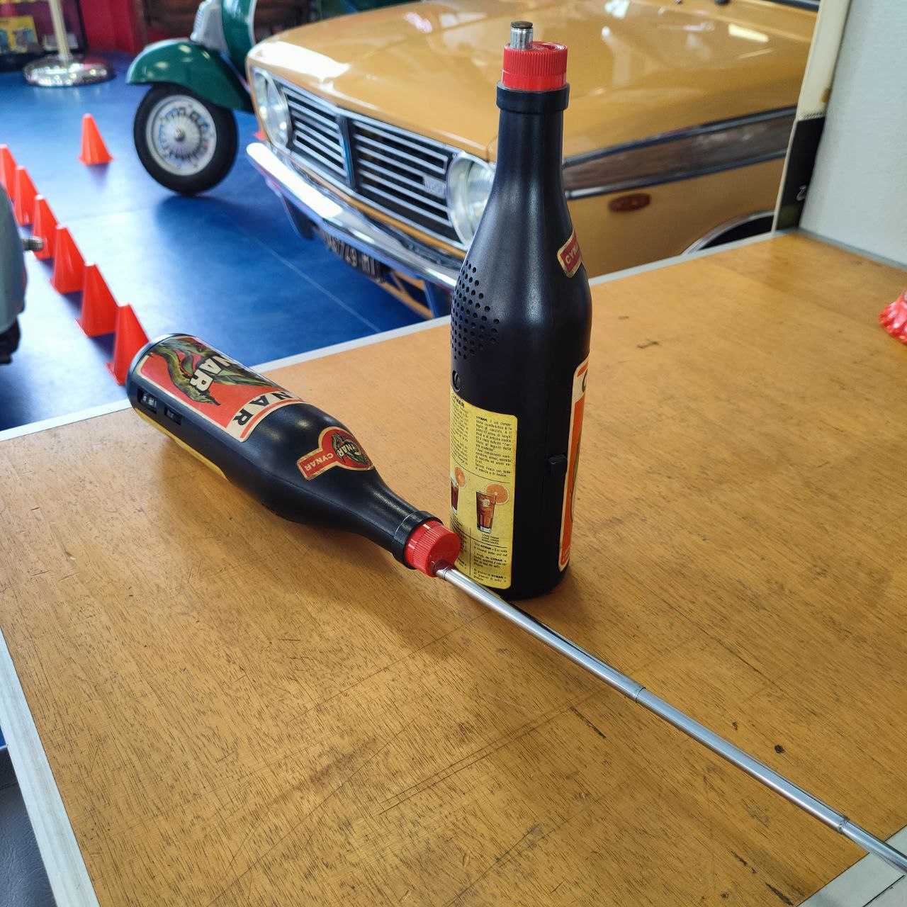 Walkie Talkie and FM Radio Advertising - Cynar | 1970s