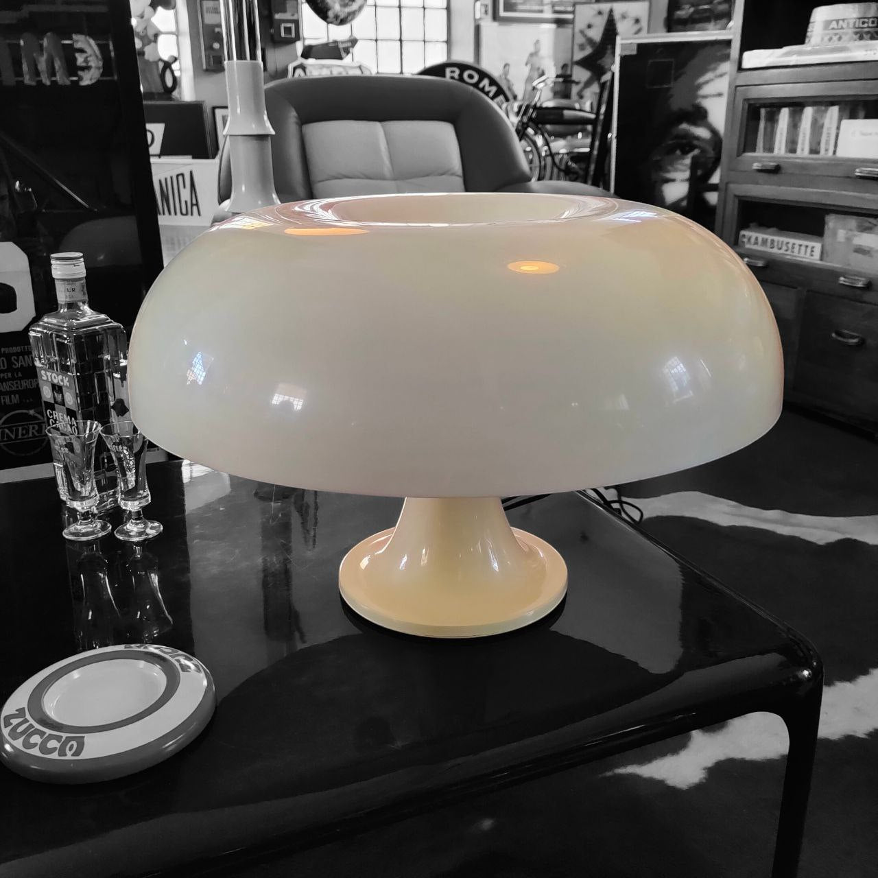 Table Lamp - Artemide Nesso | 1970s – VintageWorldMilano