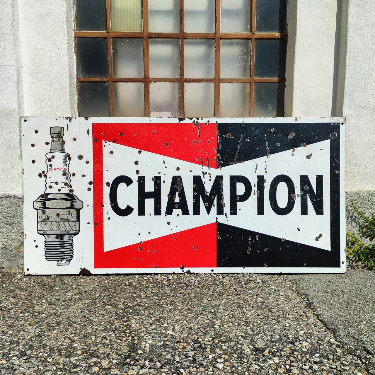 Enamelled sign - Champion | 60's