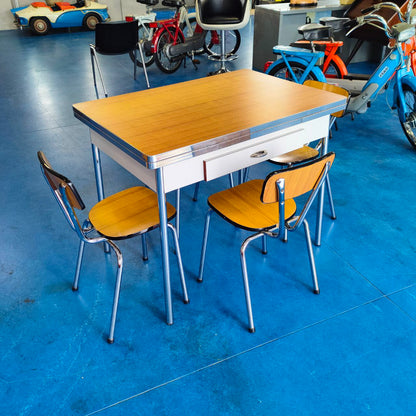 Extendable table with chairs | 70's