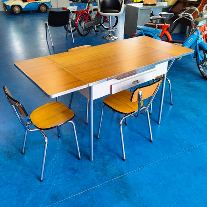 Extendable table with chairs | 70's