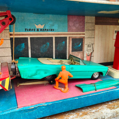 Johnny Seven, Service Station - Topper Toys | Anno 1963