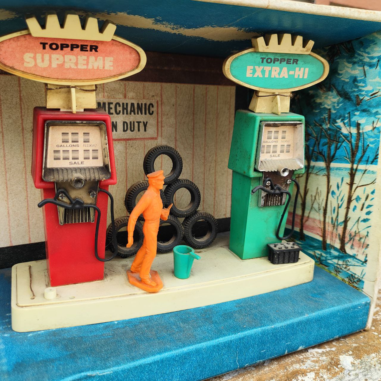 Johnny Seven, Service Station - Topper Toys | Anno 1963