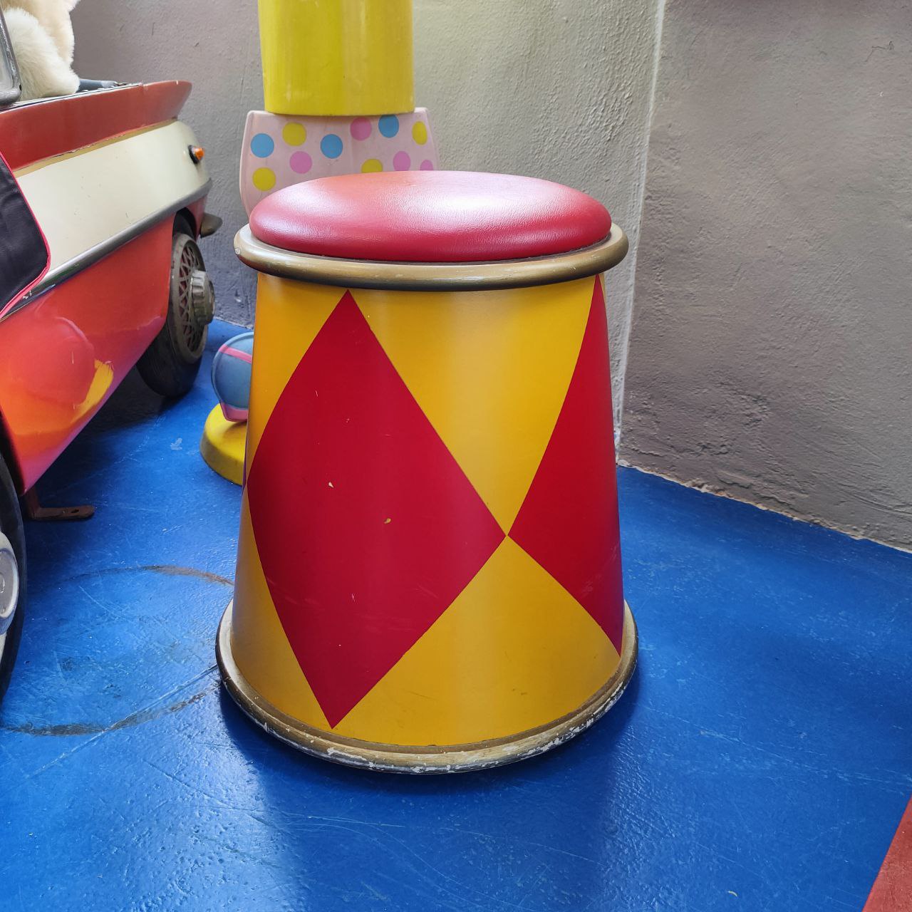 Circus stool