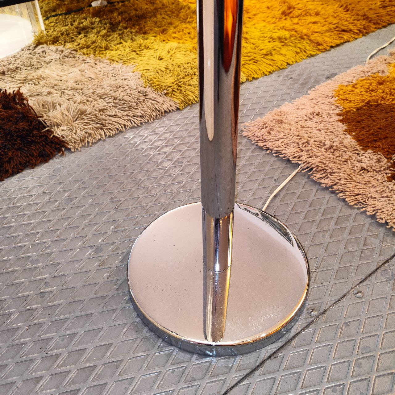 Chrome floor lamp | 70's