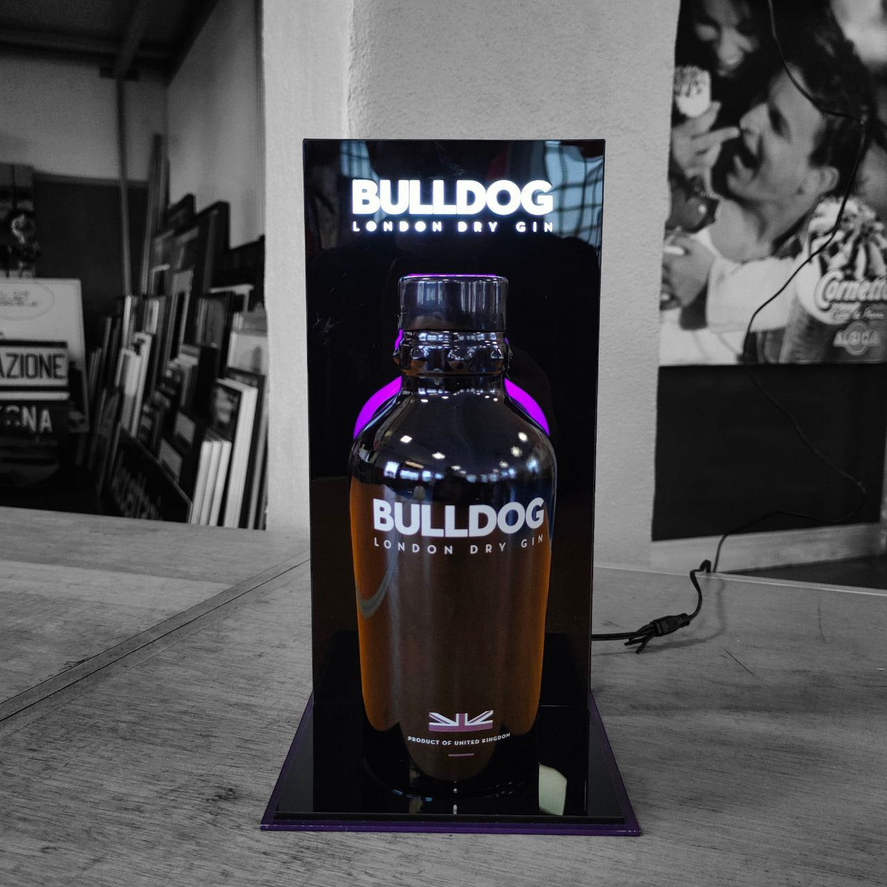 Espositore luminoso Bulldgog Gin