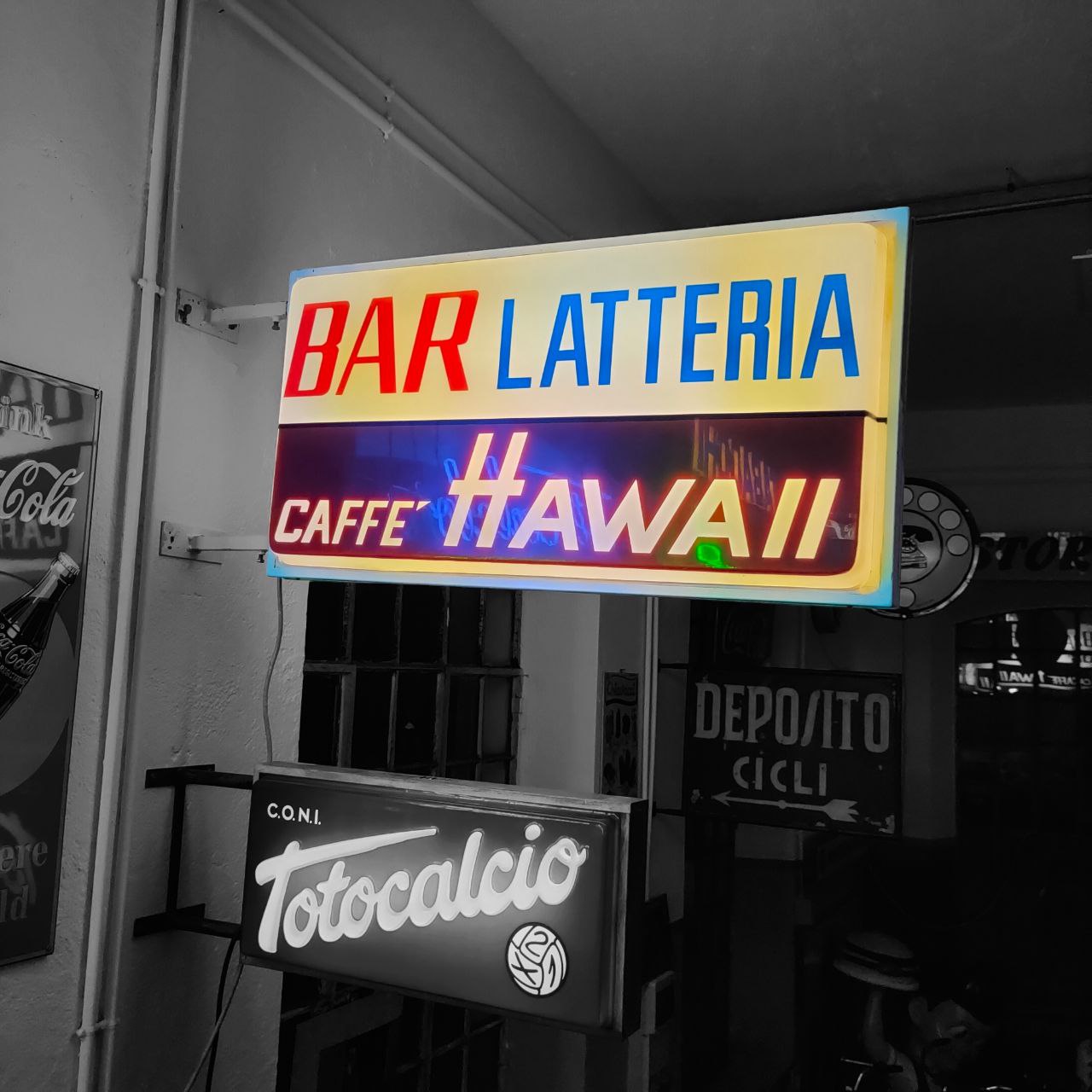 Insegna luminosa - Bar Latteria - Caffè Hawaii | Anni '70