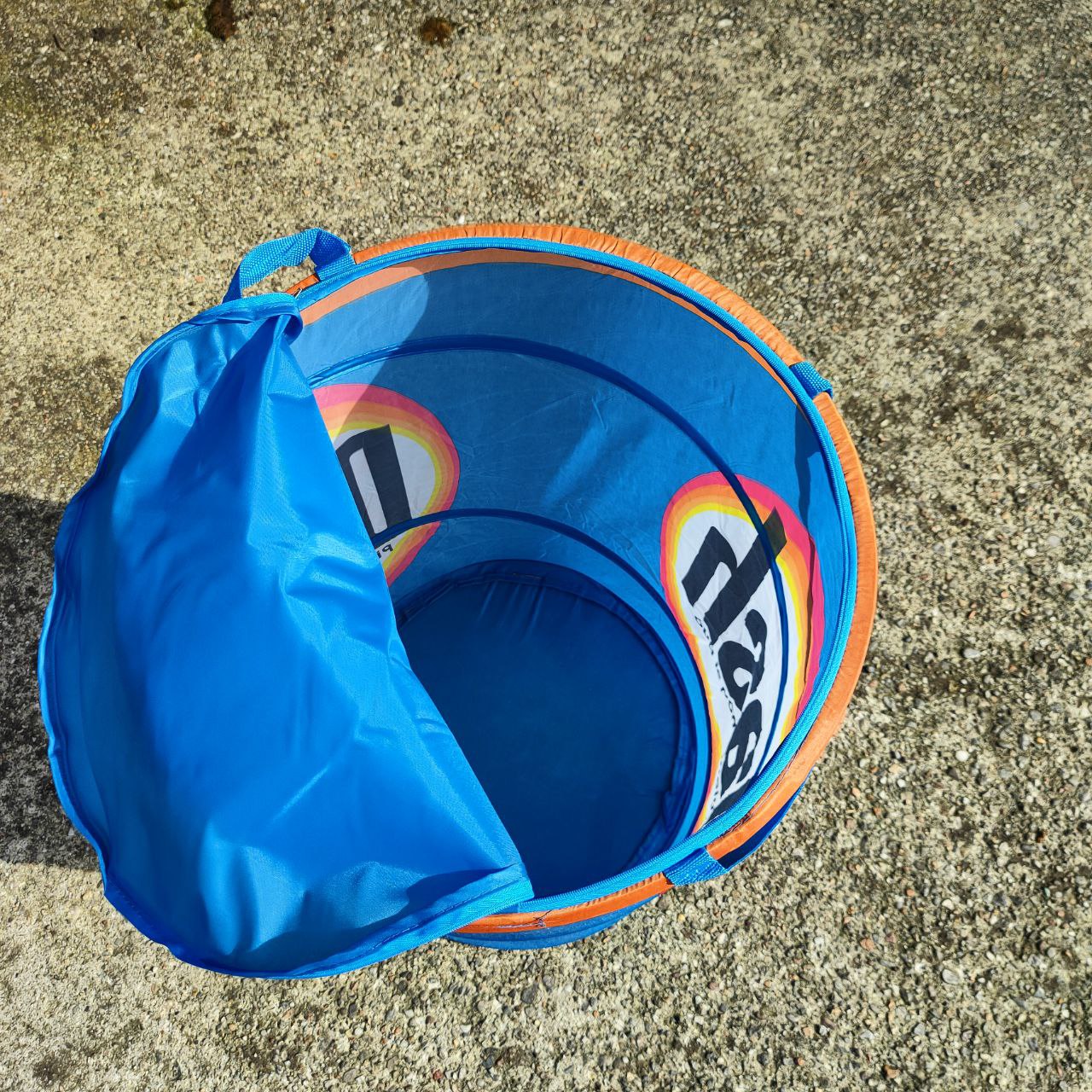 Dash Waschmittel - Wäschekorb