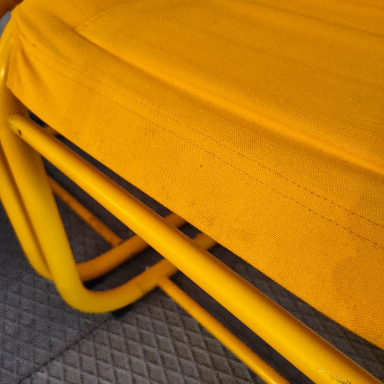 Möbelmontage Design Innovator Stühle | 70er Jahre