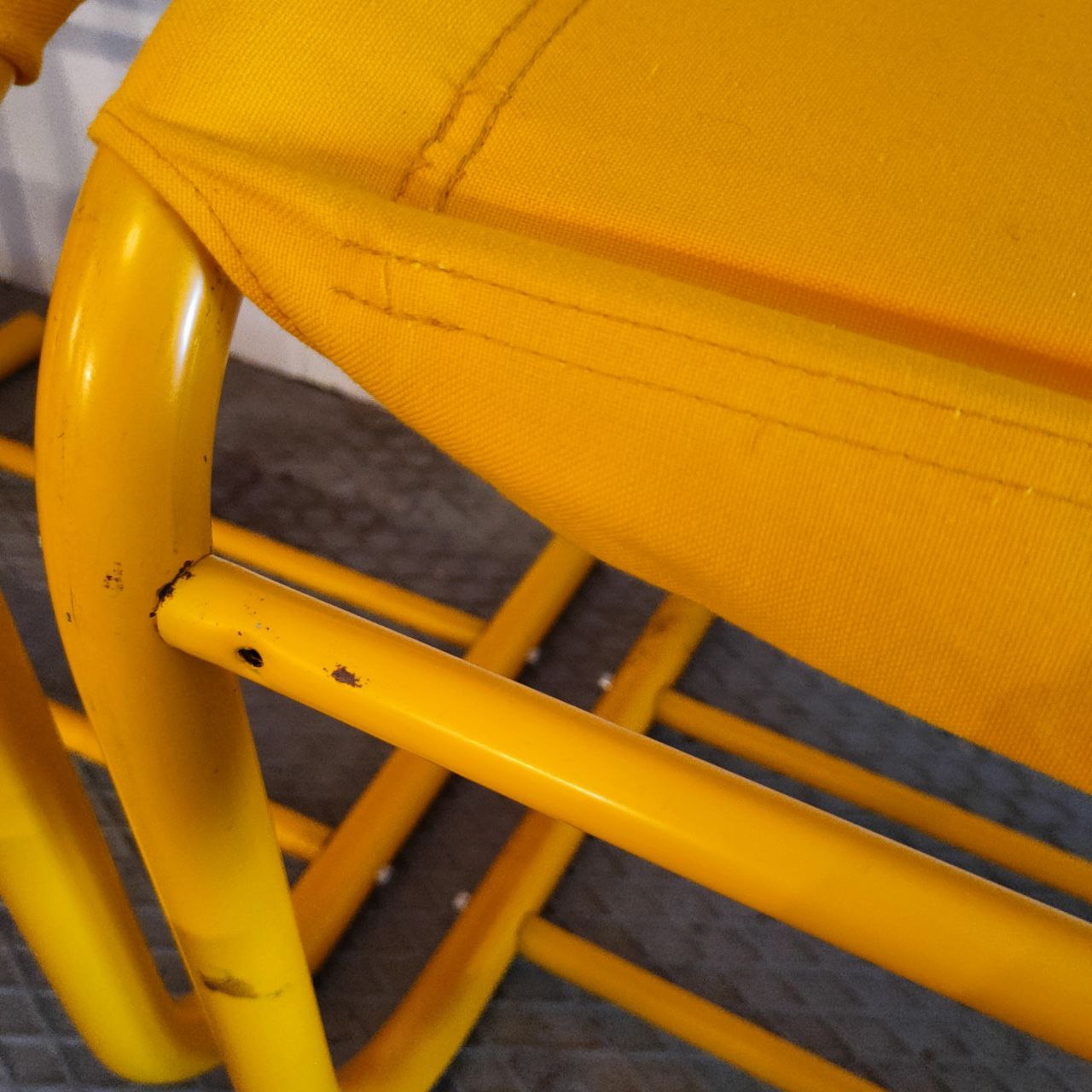 Möbelmontage Design Innovator Stühle | 70er Jahre