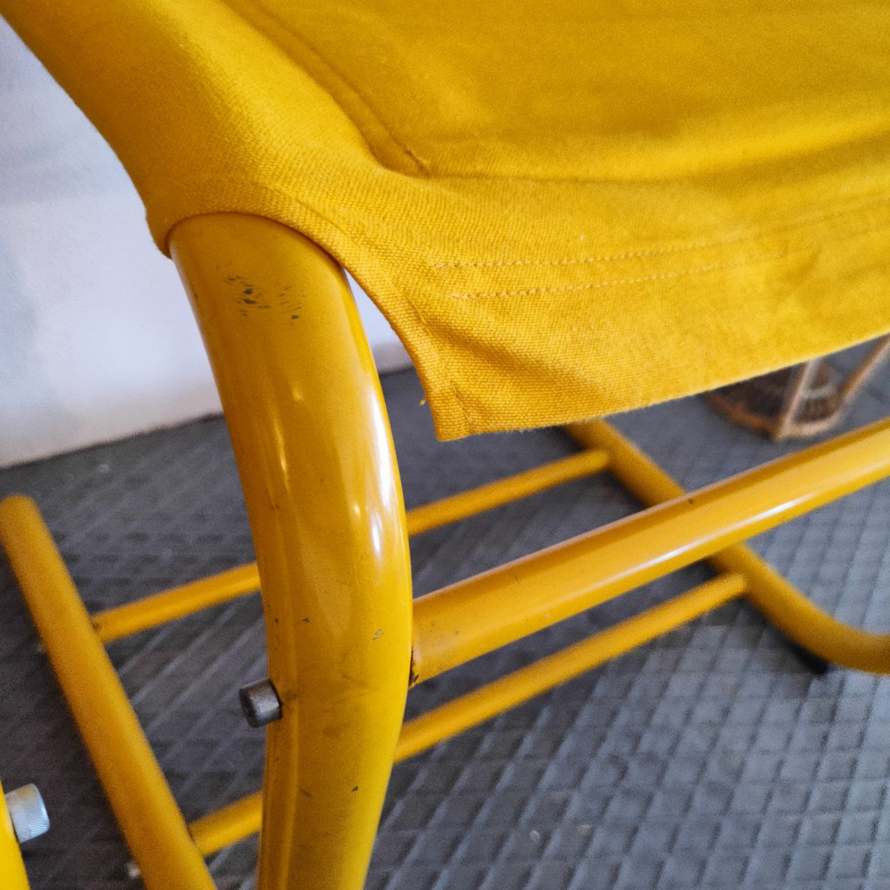 Möbelmontage Design Innovator Stühle | 70er Jahre