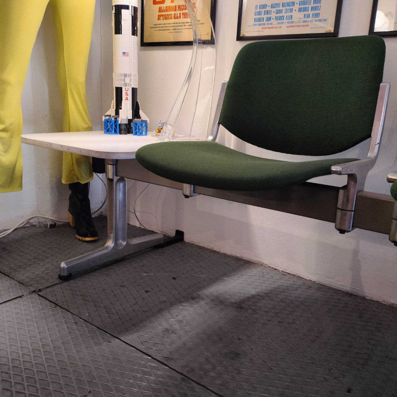 Bench with coffee table by Giancarlo Piretti - Anonima Castelli | 1970s