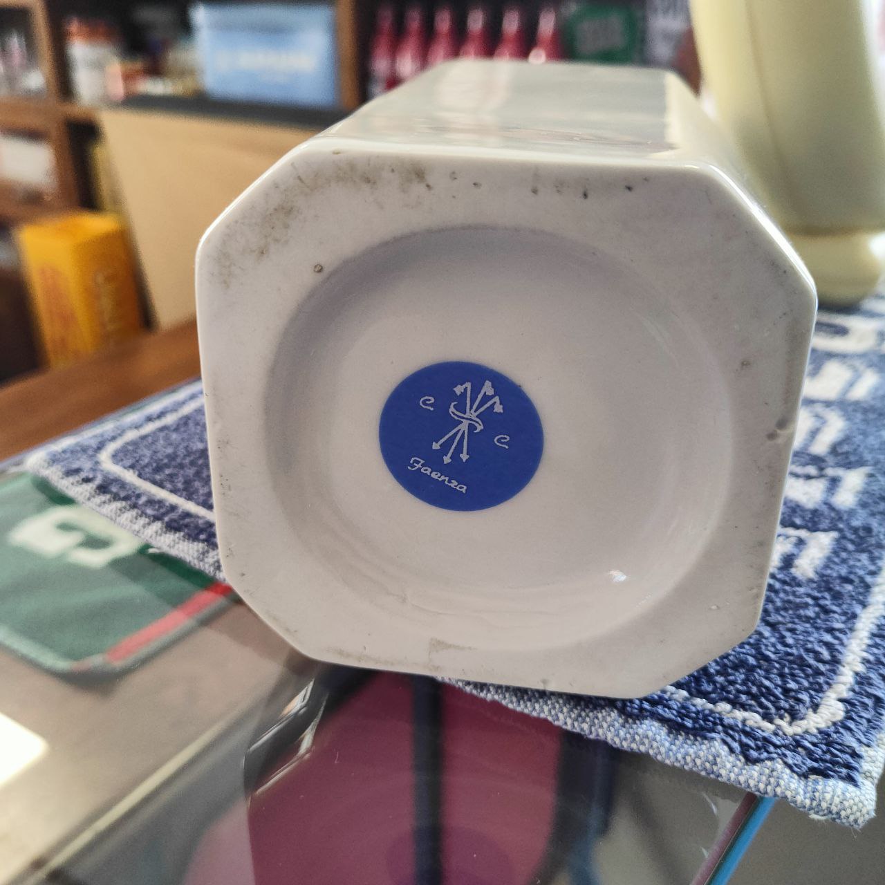 Italia 90 - Bottiglia in ceramica pubblicitaria