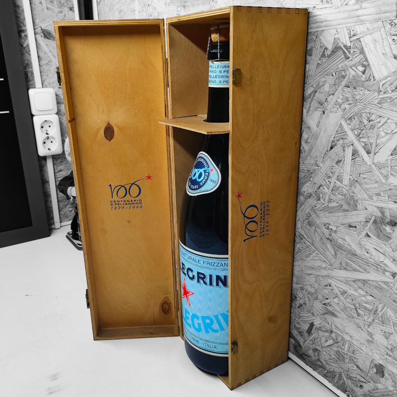 Bottiglia espositiva - Acqua San Pellegrino - centenario | 1999