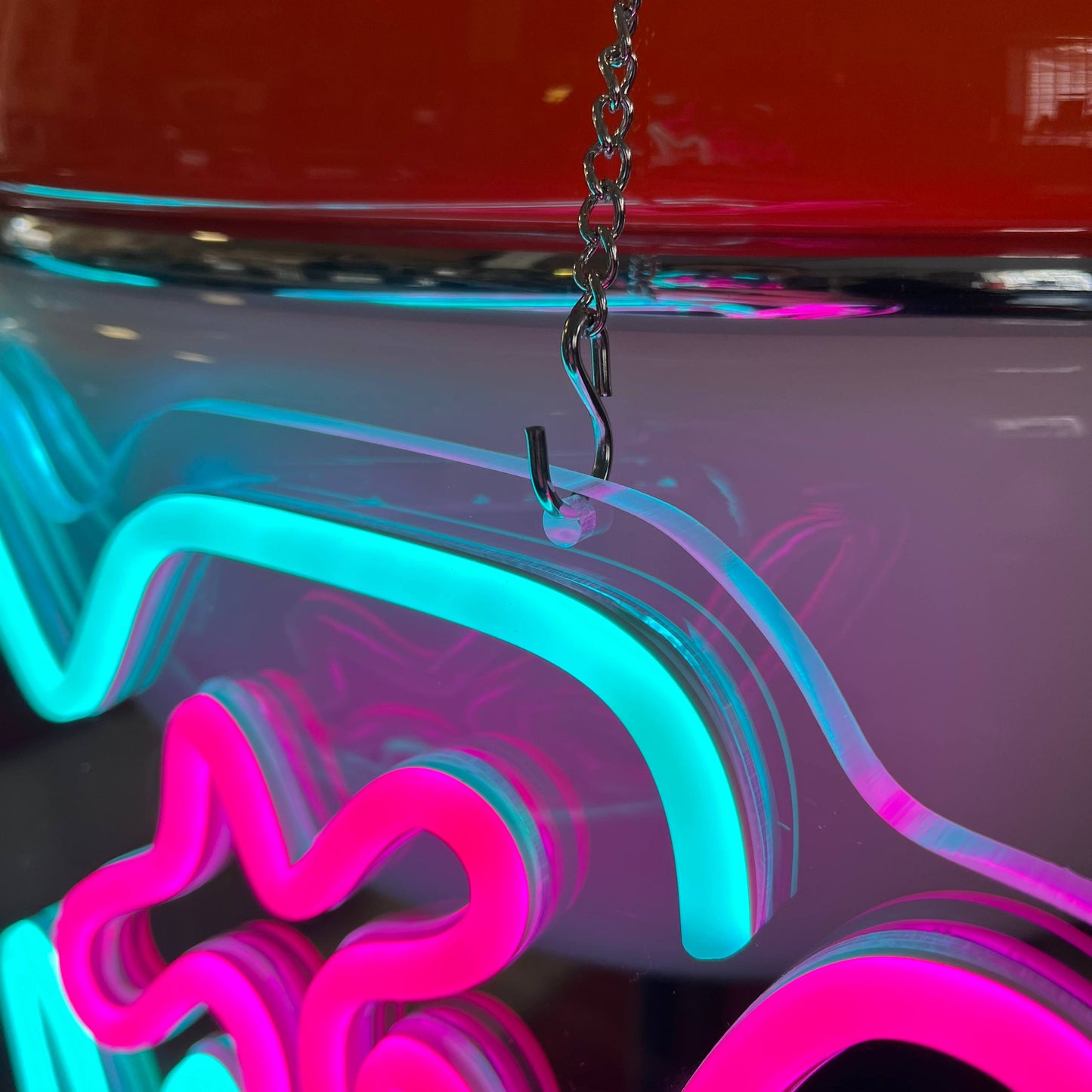 Insegna luminosa - MTV, Music Television