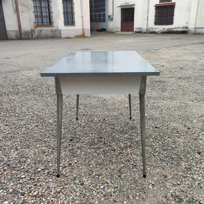 Tisch und Stühle aus Resopal | 1970er Jahre