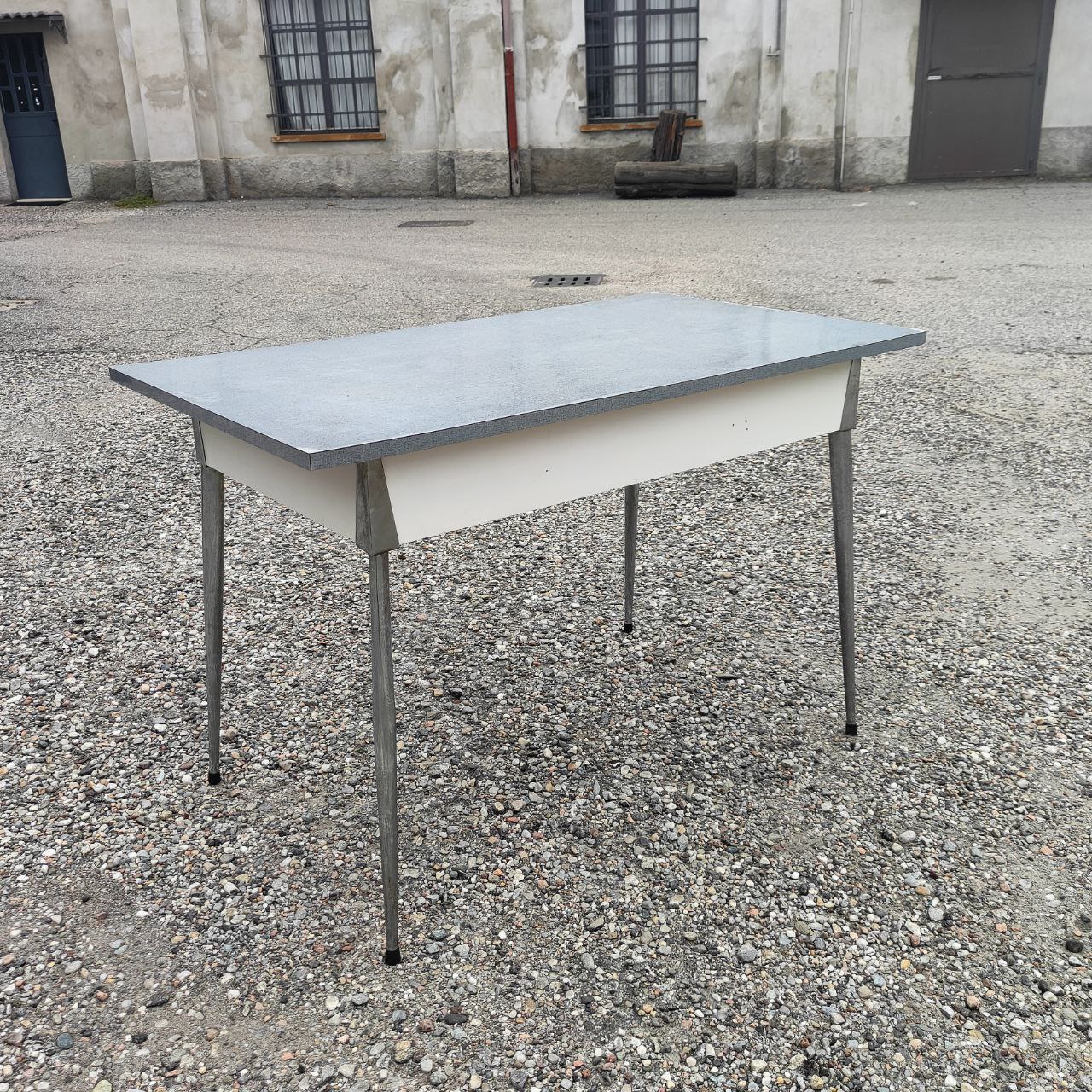 Tisch und Stühle aus Resopal | 1970er Jahre