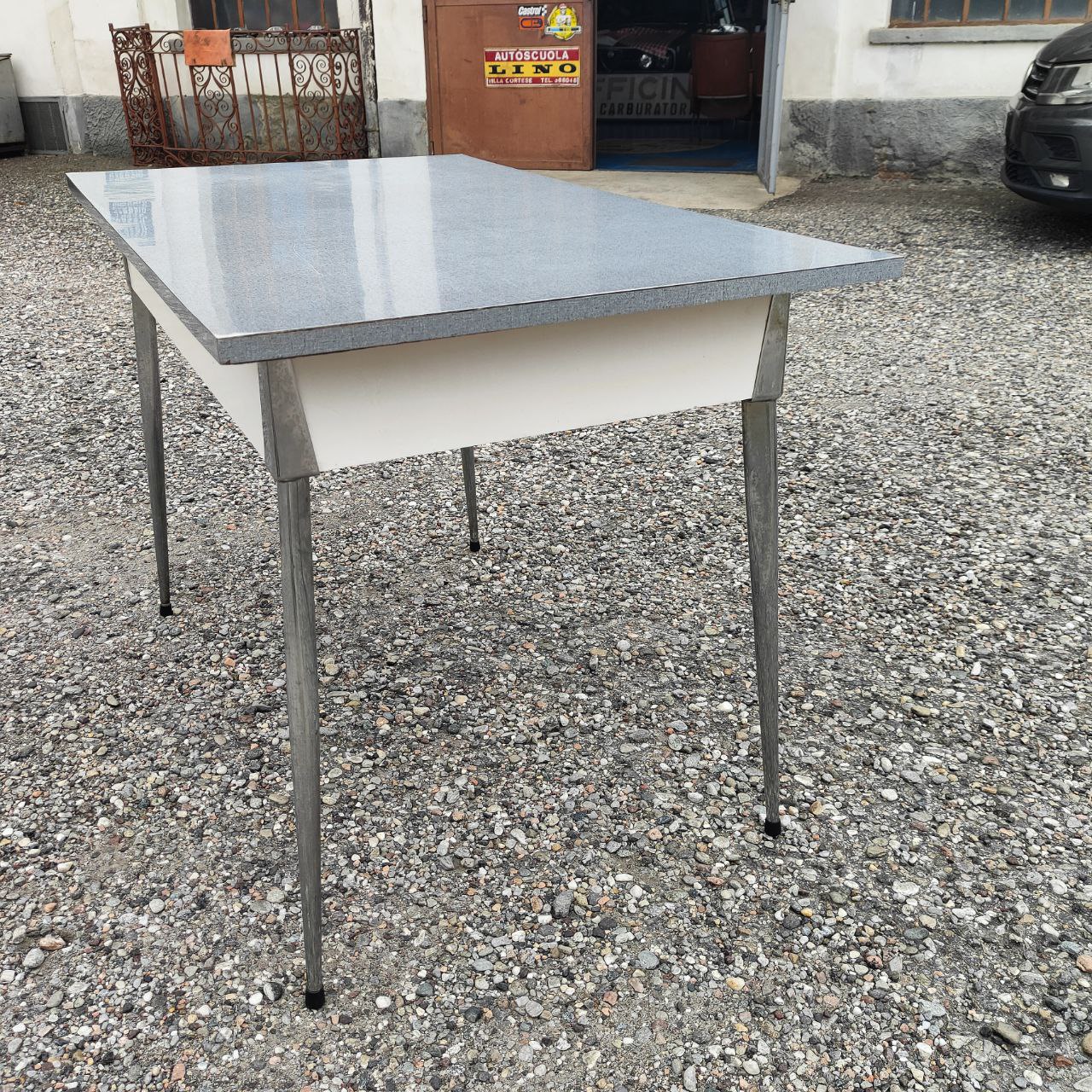 Tisch und Stühle aus Resopal | 1970er Jahre