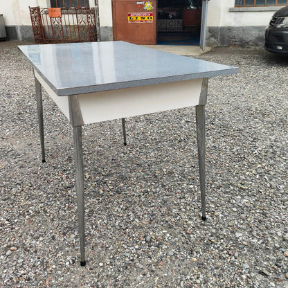 Tisch und Stühle aus Resopal | 1970er Jahre