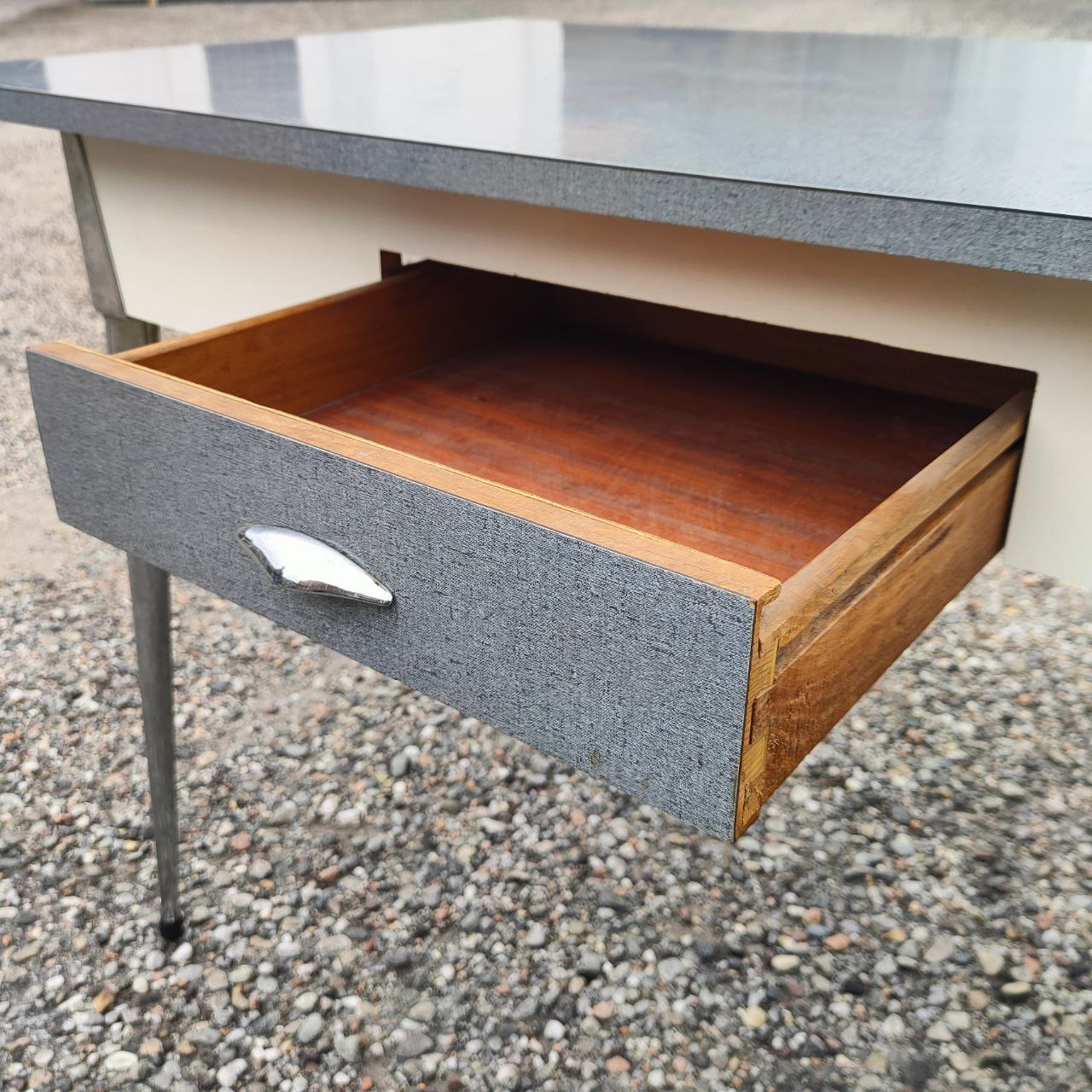 Tisch und Stühle aus Resopal | 1970er Jahre