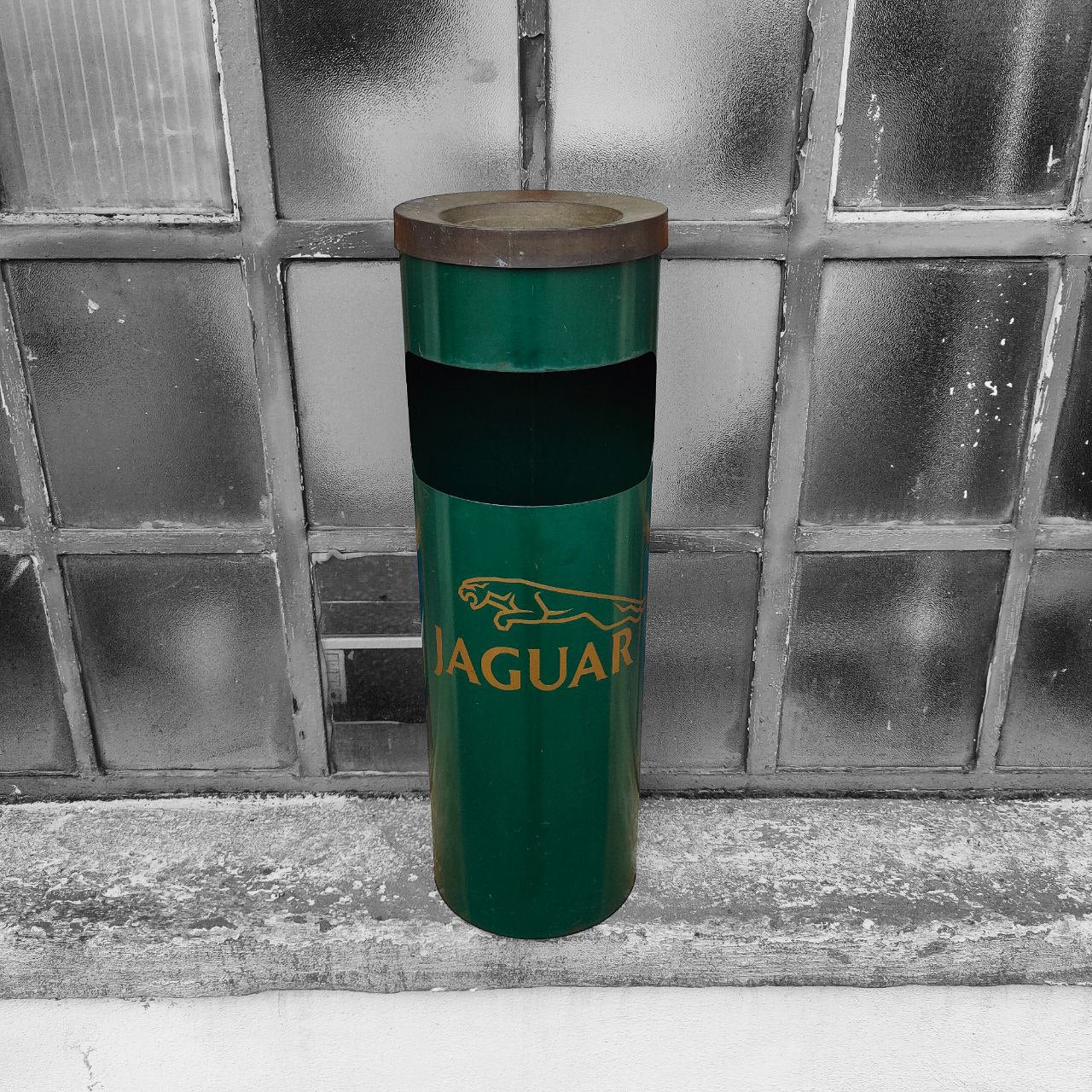 Posacenere da terra - Jaguar | Anni '80