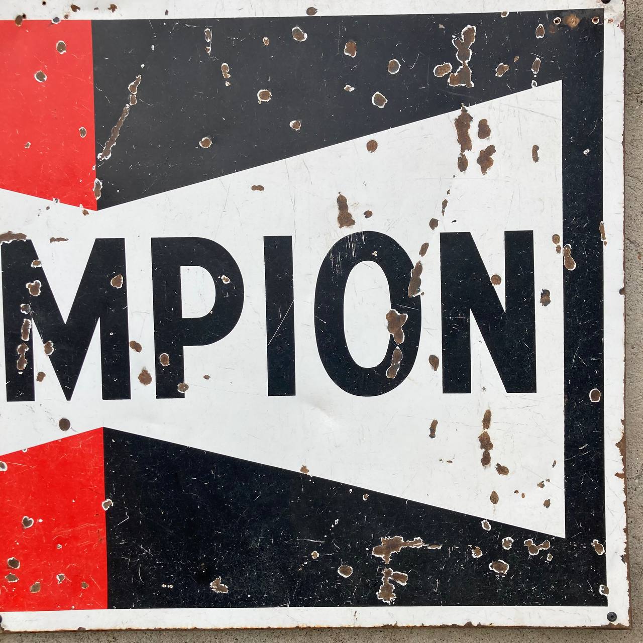 Insegna smaltata - Champion | Anni '60