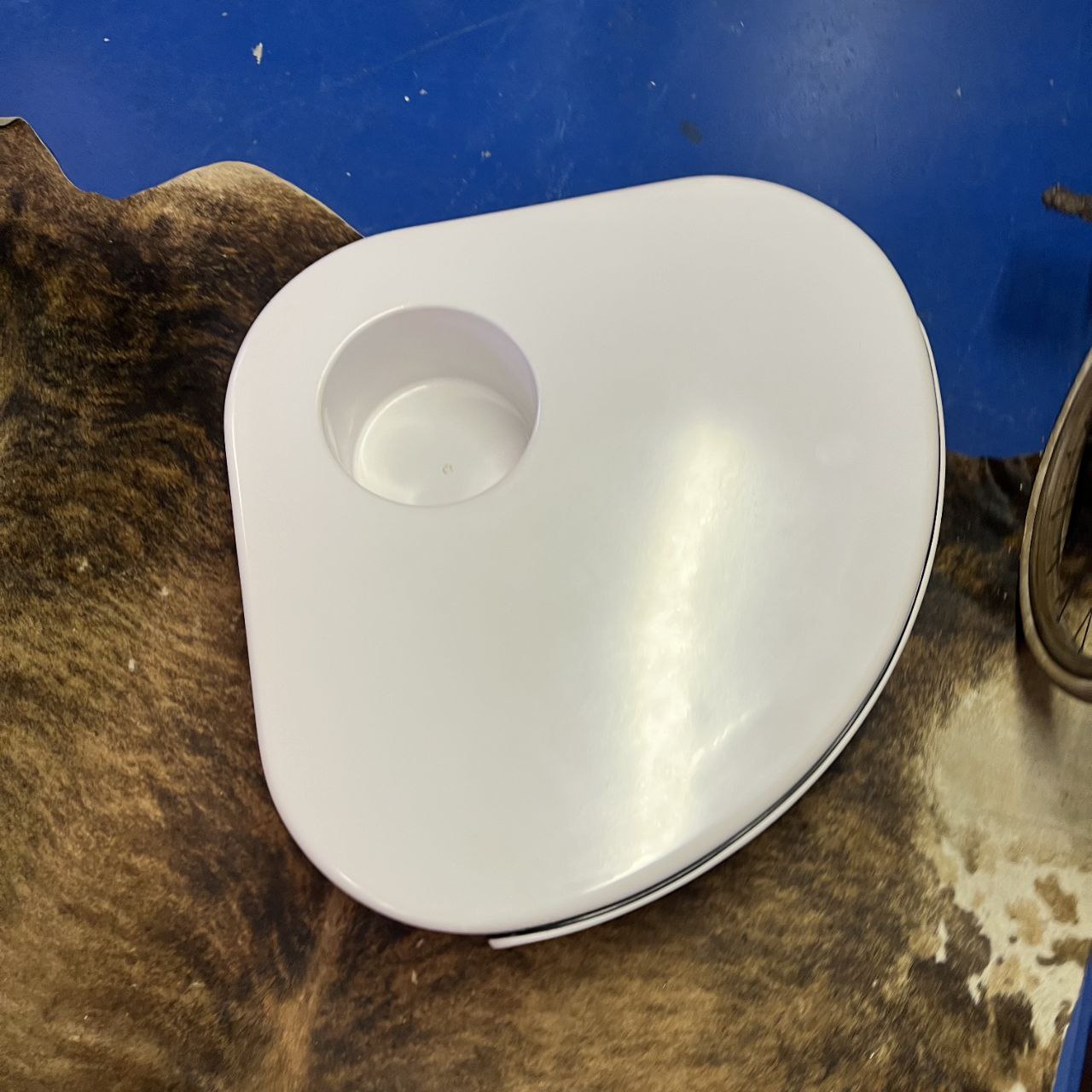 Angoliera con portavaso e portariviste | Anni '70