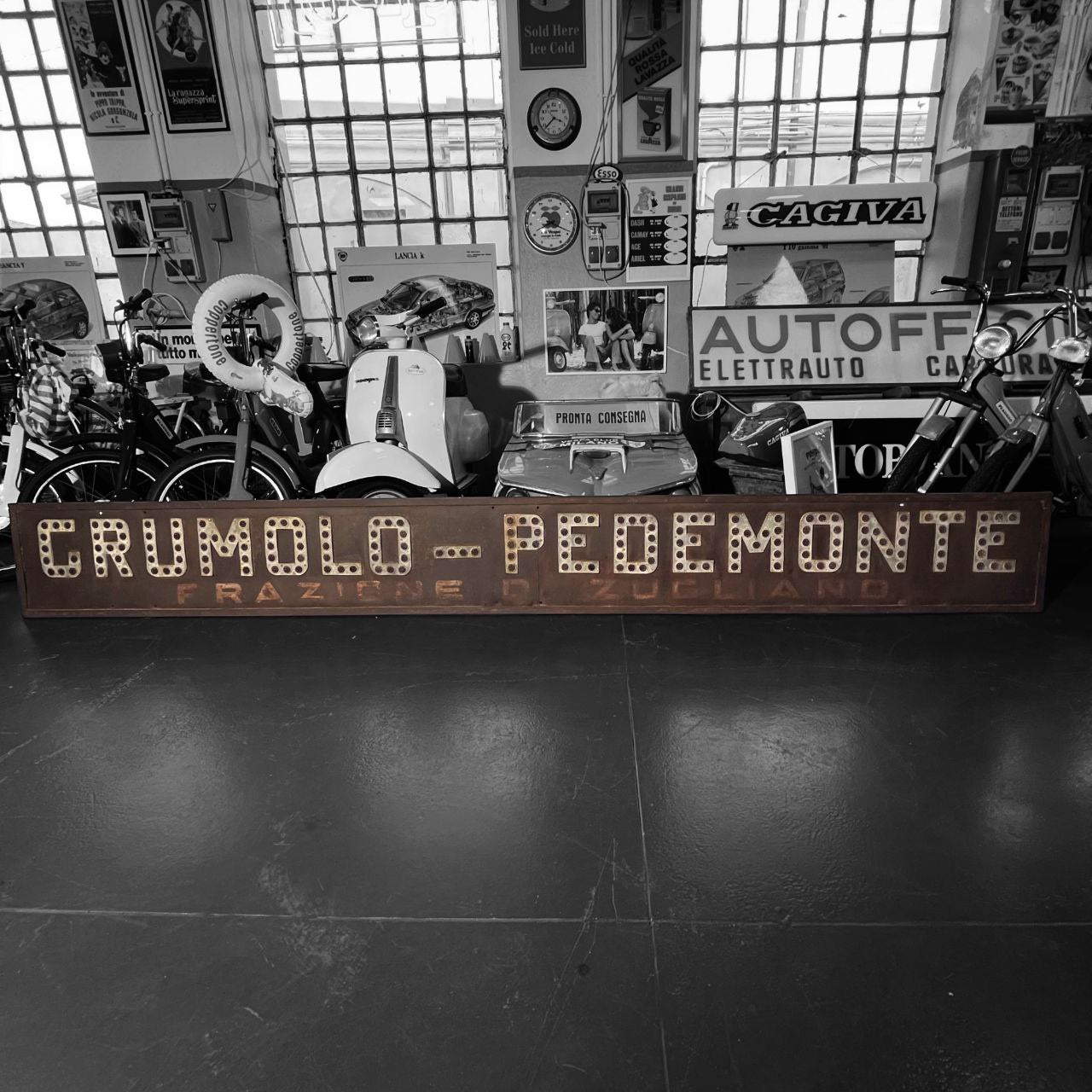 Insegna con gemme rifrangenti - Grumolo Pedemonte | Anni '30