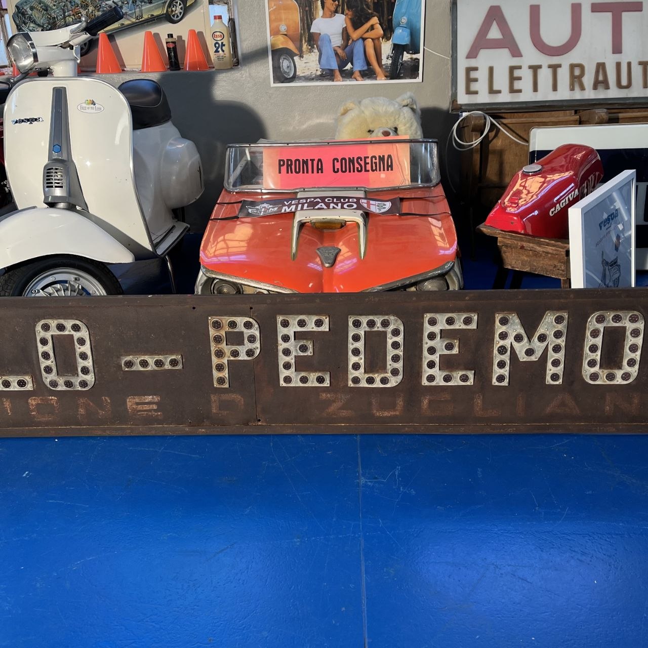 Insegna con gemme rifrangenti - Grumolo Pedemonte | Anni '30