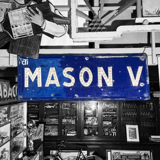 Insegna con gemme rifrangenti - Mason Vicentino Touring Club Italiano | Anni '30