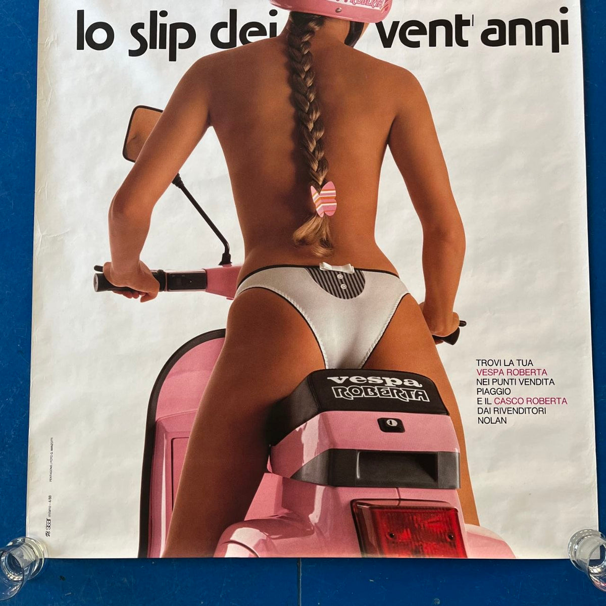 Manifesto pubblicitario - Roberta lo Slip dei vent'anni - Piaggio Vespa (1988)